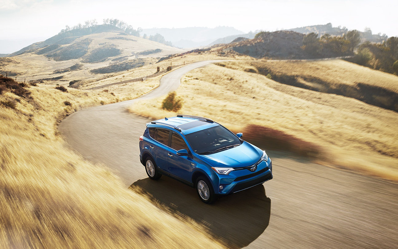 Comparison Toyota RAV4 Hybrid SE 2018 vs Toyota Venza Limited